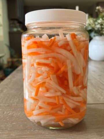 pickled daikon and carrot