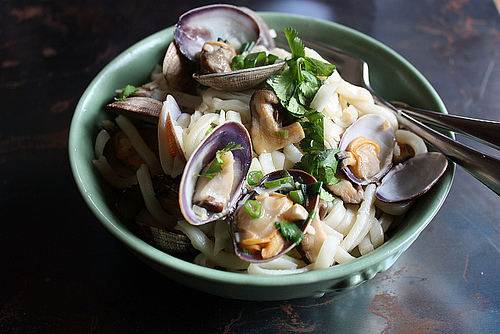 udon with clams and mushroom