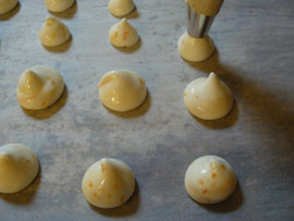 How to pipe meringues