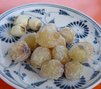 Candied lotus seeds