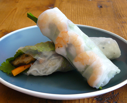 How to Wrap Rice Paper Rolls - Viet World Kitchen