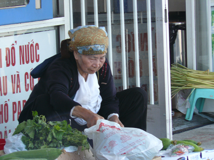 Little-saigon-vendor