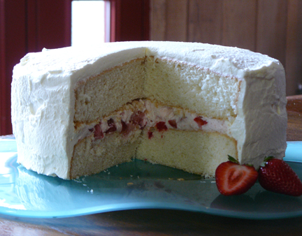 Strawberry-and-cream-layer-cake