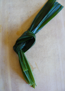 pandan leaf tied in a knot