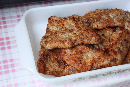 Vietnamese garlicky pan-fried pork steaks