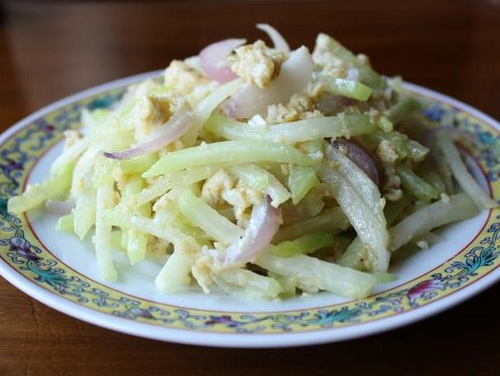 This Vietnamese Vegetable Peeler Is One Of The Coolest And