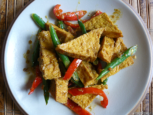 Asian Tofu: Lemongrass and tofu stir-fry recipe