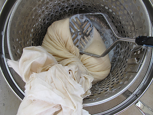 muslin used for rendering soy milk