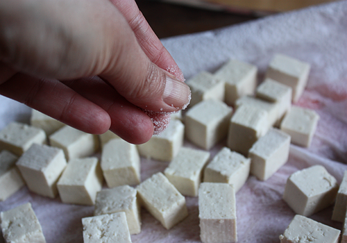 Salting-tofu