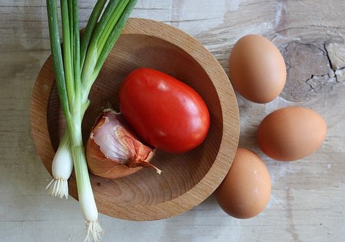 Viet-egg-tomato-scramble-ingr