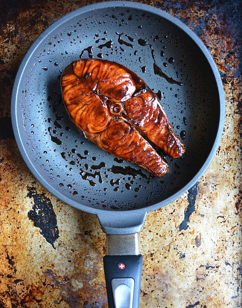 Salmon teriyaki in skillet