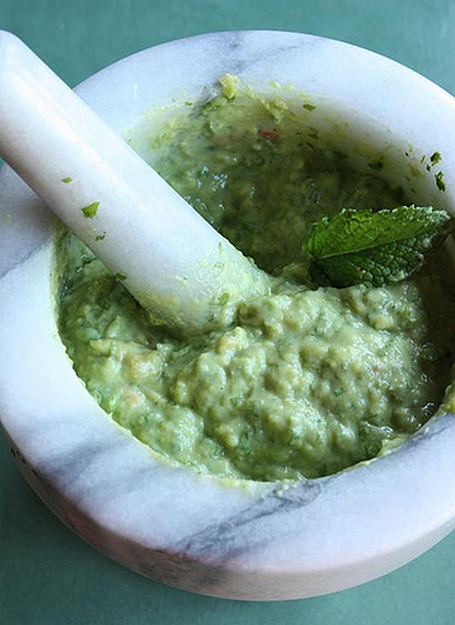 Spicy avocado and mint chutney-tall