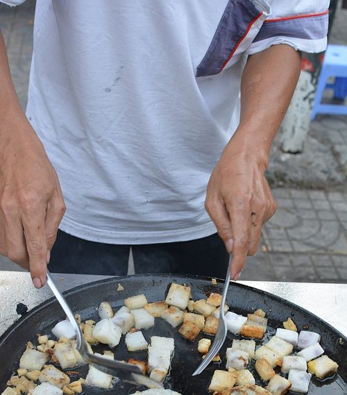 Fried-dough-cho-lon-vendor