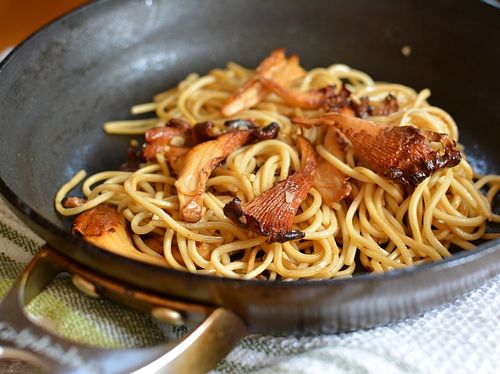 Chanterelle-garlic-butter-noodles