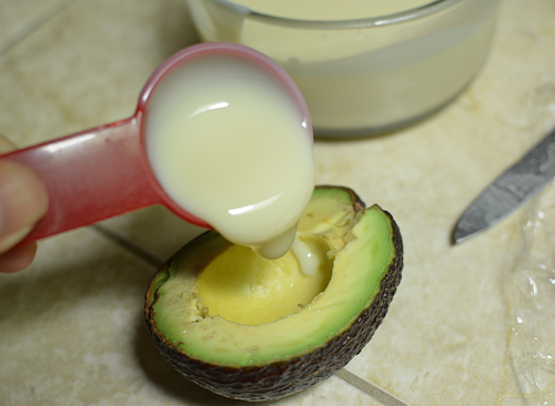 Avocado with milk