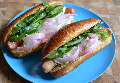 Banh-mi-hot-dog-plate