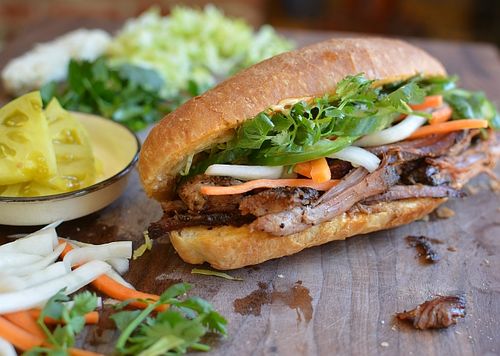 Barbecue-rib-banh-mi-2