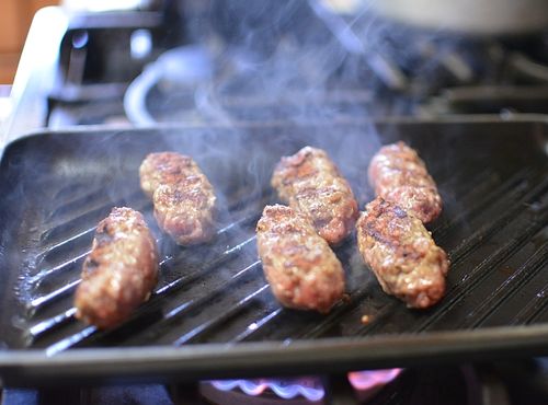 Cevapcici-banh-mi-cooking