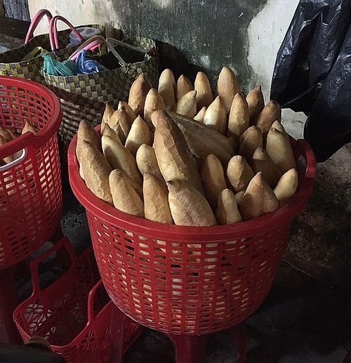 Banh-mi-bread-hoi-an