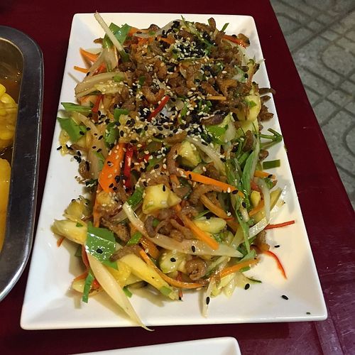 Saigon-nickie-tran-salad