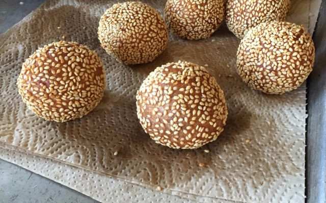 Dim-sum-sesame-balls