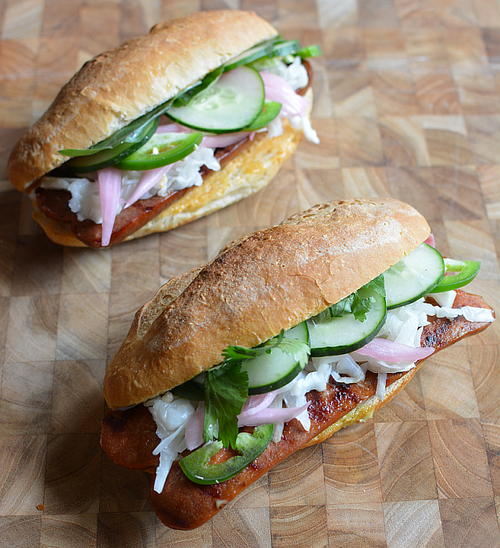 Banh-mi-hot-dog-roll