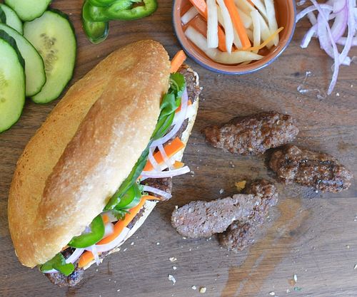 Cevapcici-banh-mi-top-down