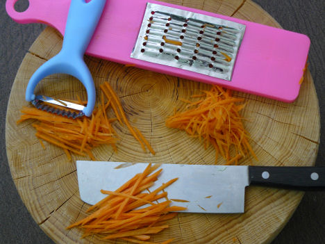 How to Finely Shred Ingredients - Viet World Kitchen