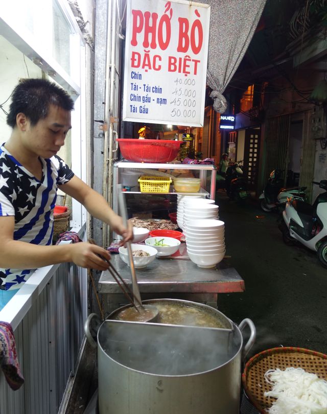 pho vendor in Hanoi
