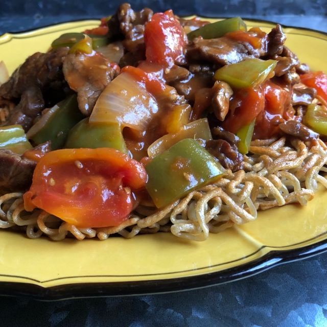 Tomato beef chow mein