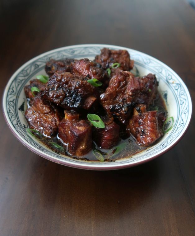 braised ribs in caramel sauce