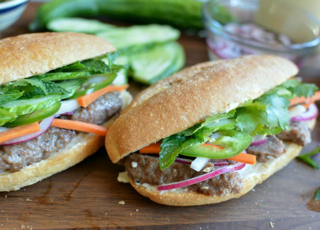 cumin lambburger banh mi