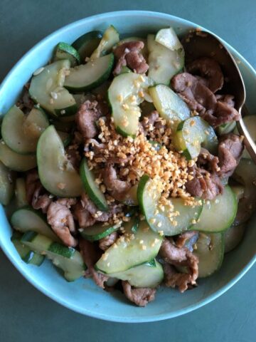 cucumber pork and garlic stir-fry