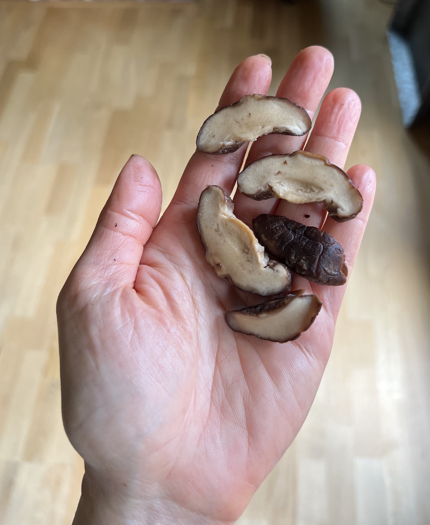 Dried Shiitake Guide How to Buy, Soak and Prep the Mushrooms Viet