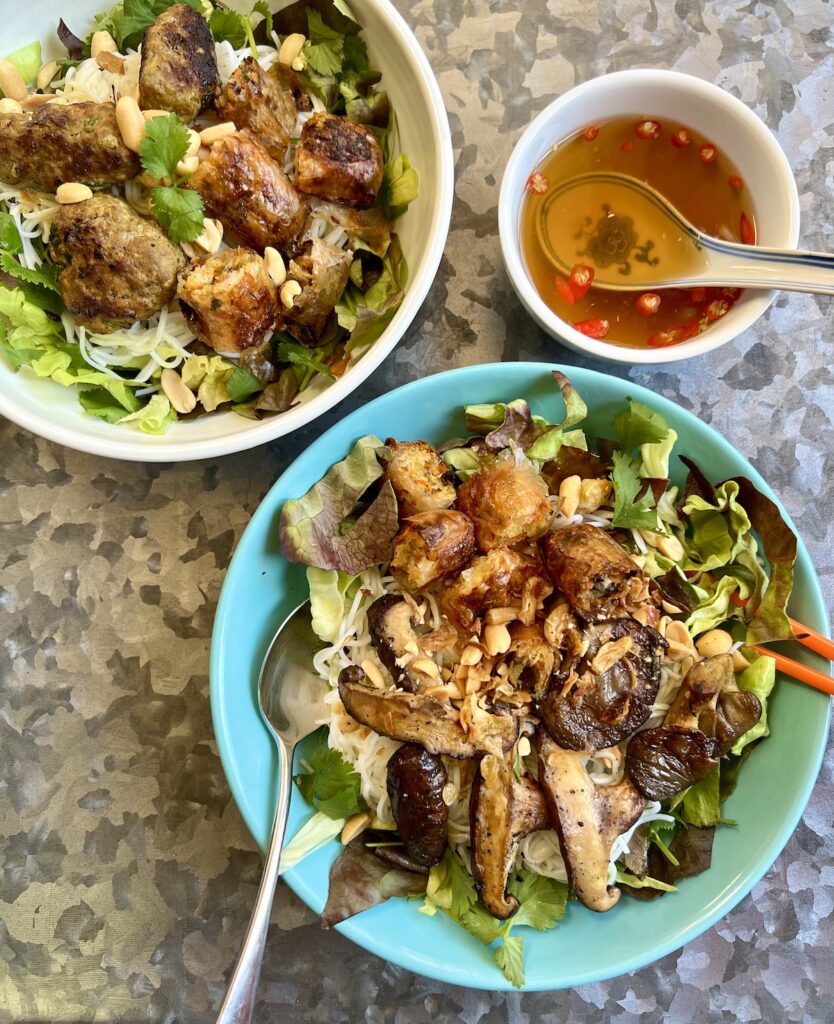 bun salad bowls