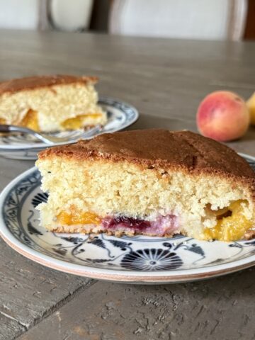 almond apricot cake squar