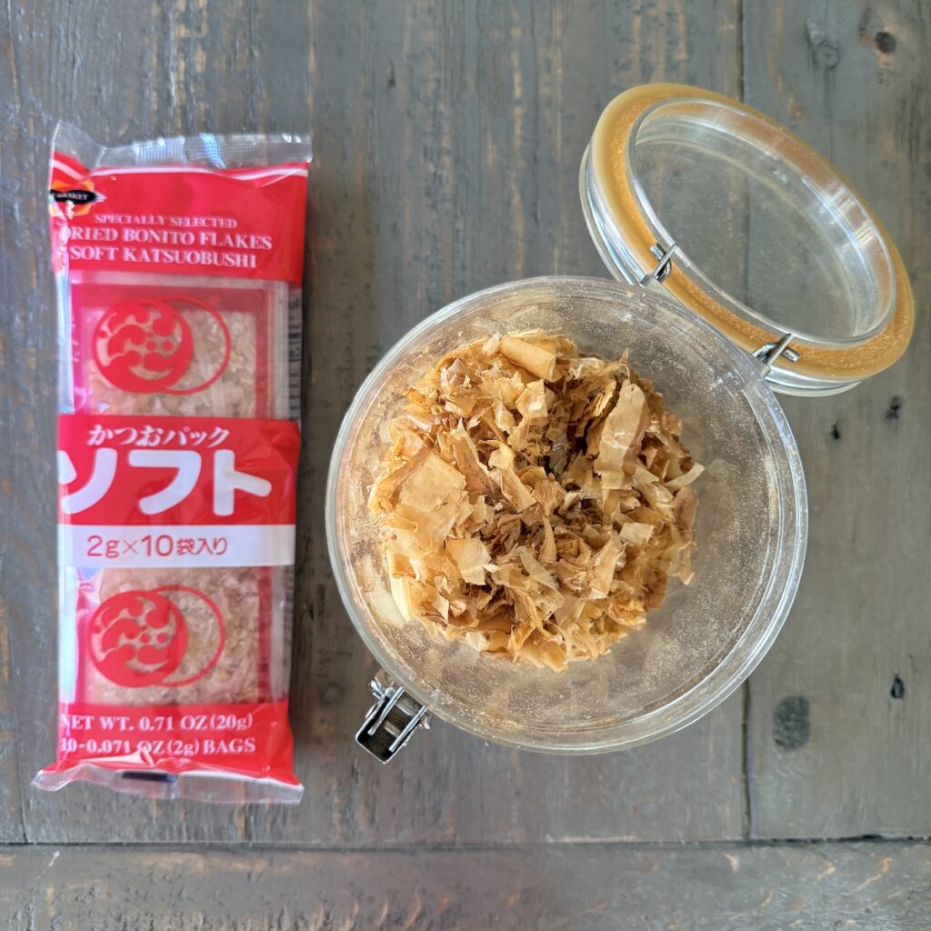 dried bonito flakes (katsuobushi)