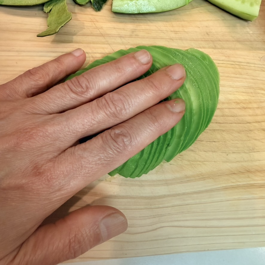 avocado slicing 2