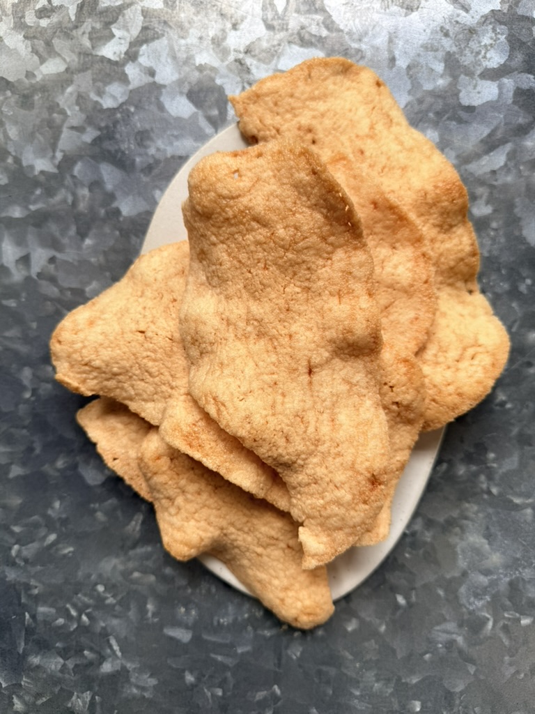 fried shrimp crackers, krupuk udang, banh phong tom, banh quy tom