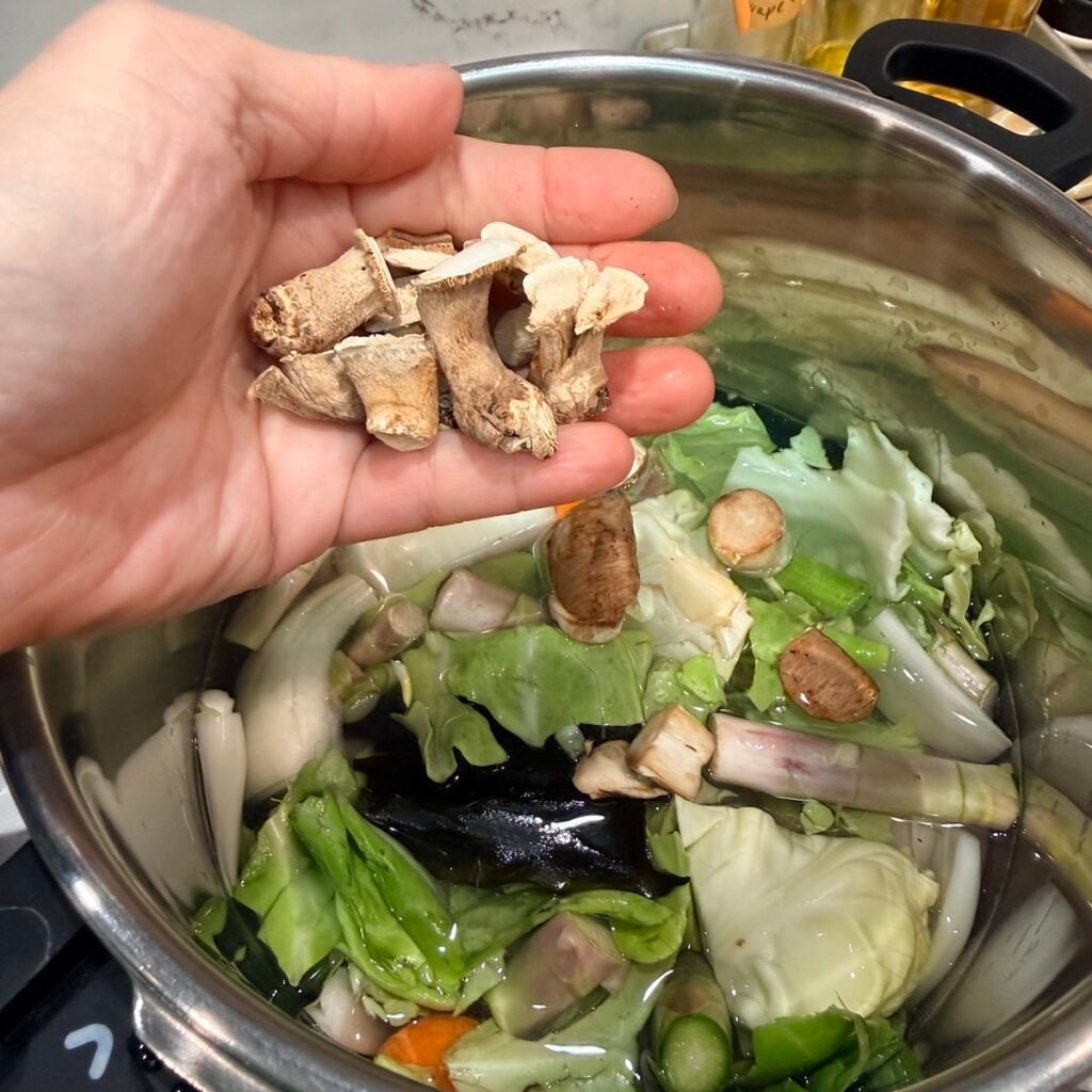 chicken stock shiitake stems