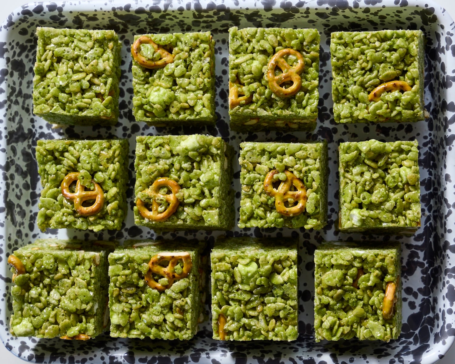 Fancy Crispy Rice Treats with Matcha and Pretzels from Bake Sum - Viet ...