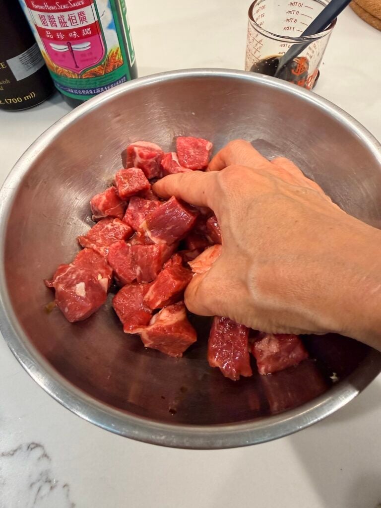 bougie pad gaprao with beef steak prep