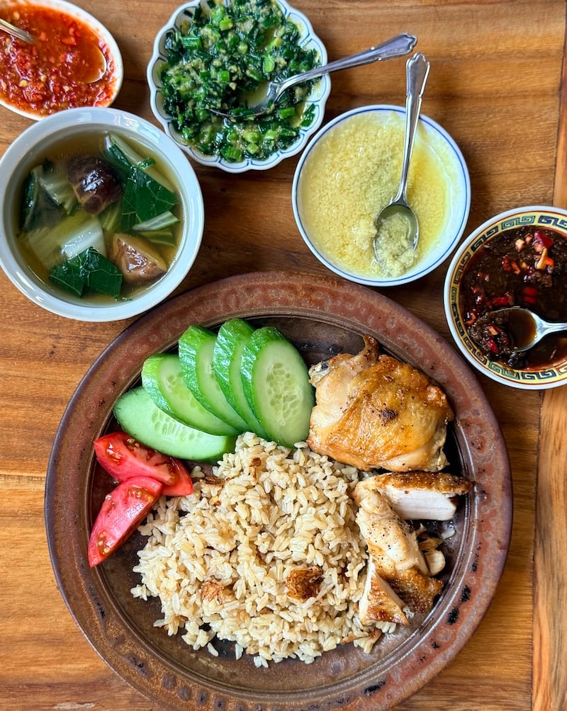hainan chicken rice with brown rice